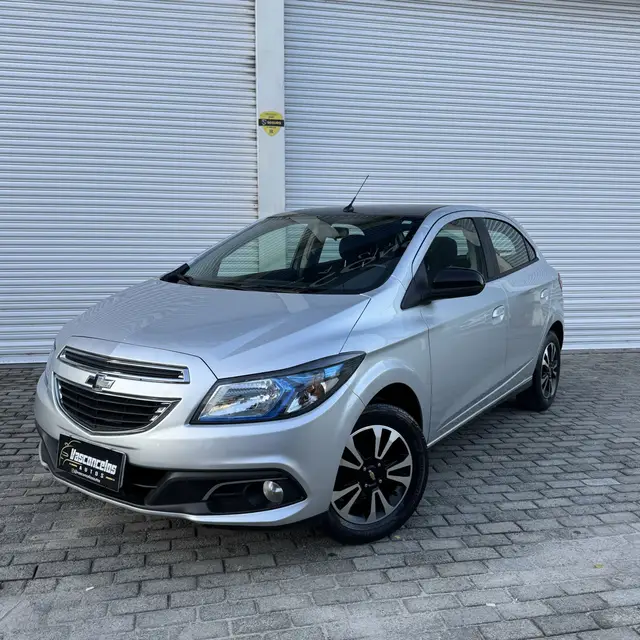 Carro Chevrolet Onix 2015 1.4 LTZ SPE/4 (Aut)