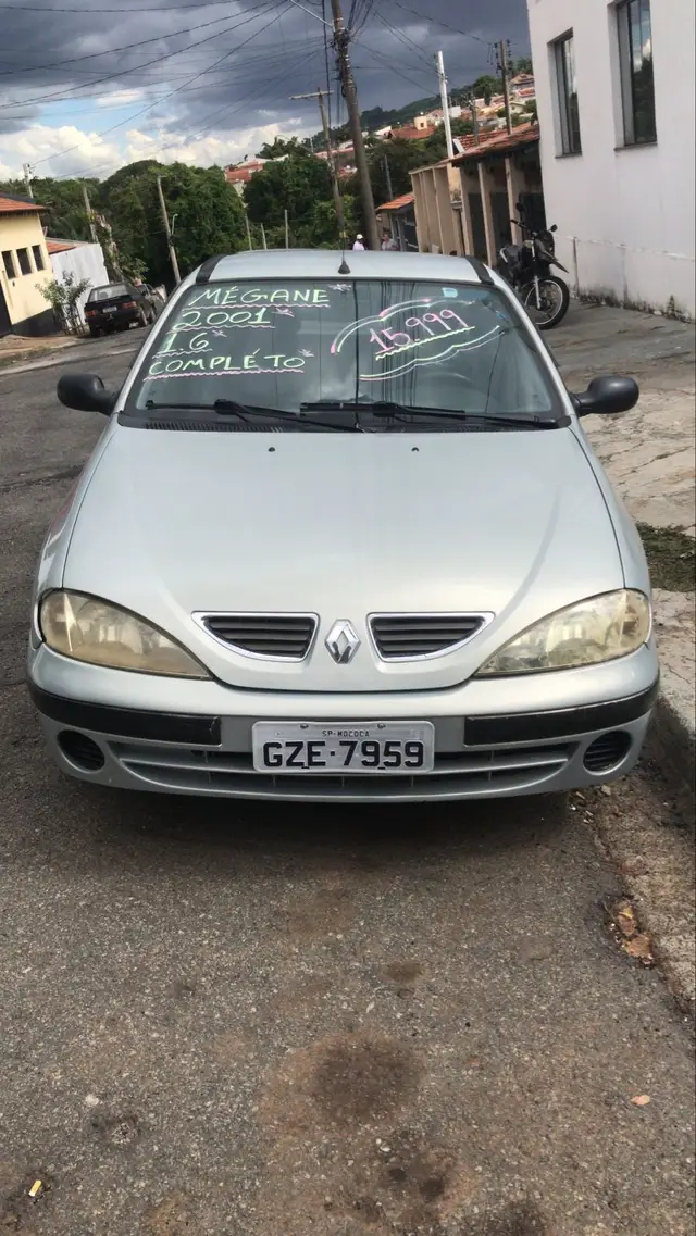 Carro Renault Megane Hatch 2001 Mégane Hatch. RXE 1.6 16V Egeus