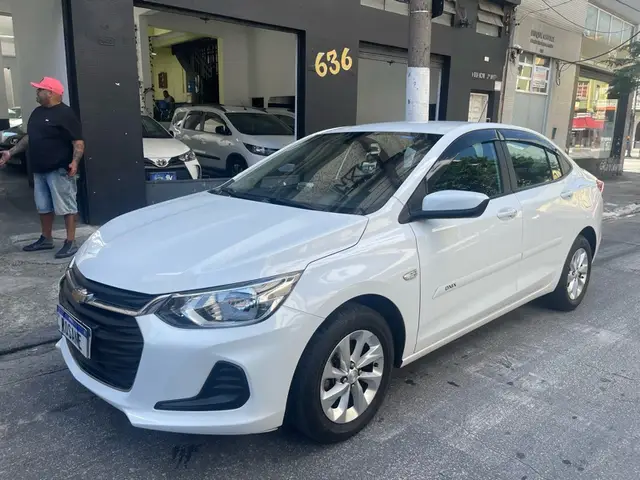 Carro Chevrolet Onix Plus 2023 LT 1.0