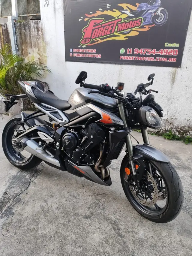 Carro Triumph Street Triple 765 2023 RS