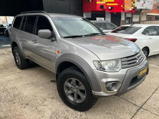 Carro Mitsubishi Pajero 2018 3.2 DI-D Outdoor 4WD (Aut)