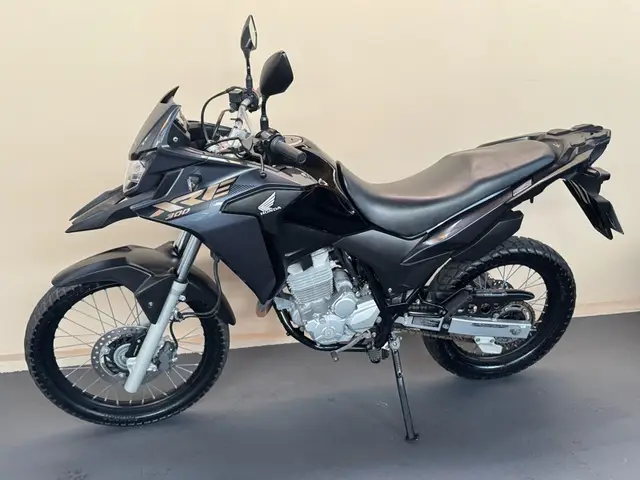 Carro Honda XRE 300 2023 ABS