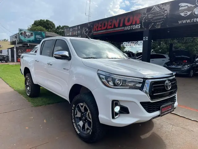 Carro Toyota Hilux Cabine Dupla 2016 Hilux 2.8 TDI SRX CD 4x4 (Aut)