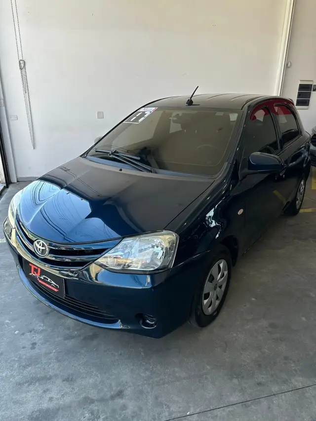 Carro Toyota Etios 2017 X 1.3 (Flex)
