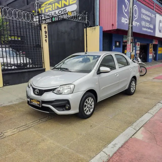 Carro Toyota Etios Sedan 2018 X 1.5 (Flex)