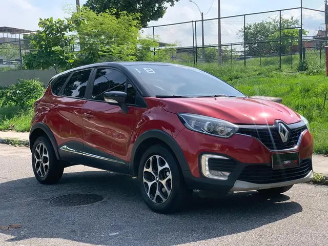 Carro Renault Captur 2018 Intense 1.6 16v SCe CVT (Flex)