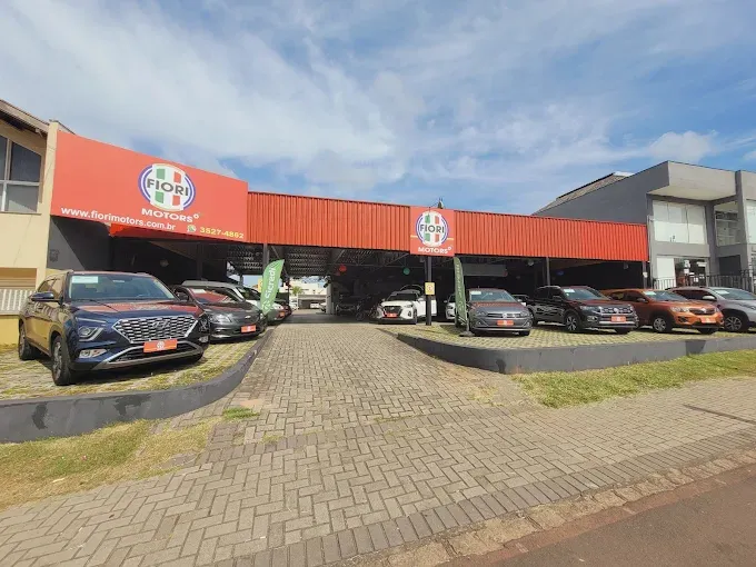 Fachada da loja Veículos à venda em FIORI MOTORS - Curitiba - PR | Mobiauto
