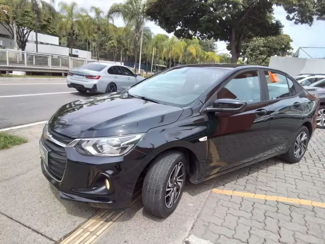 Carro Chevrolet Onix Plus 2024 LT 1.0
