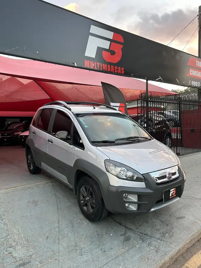 Carro Fiat Idea 2015 Adventure 1.8 16V E.TorQ (Flex)