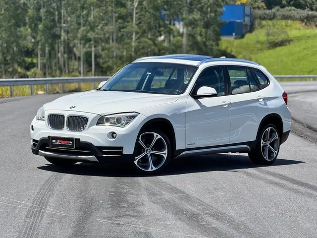Carro BMW X1 2014 2.0 sDrive20i (Aut)