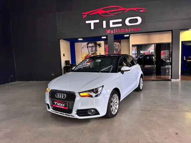 Carro Audi A1 2013 1.4 TFSI Attraction S Tronic