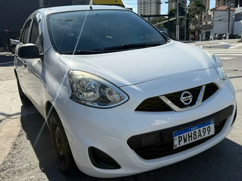 Nissan March 1.0 12V S (Flex)