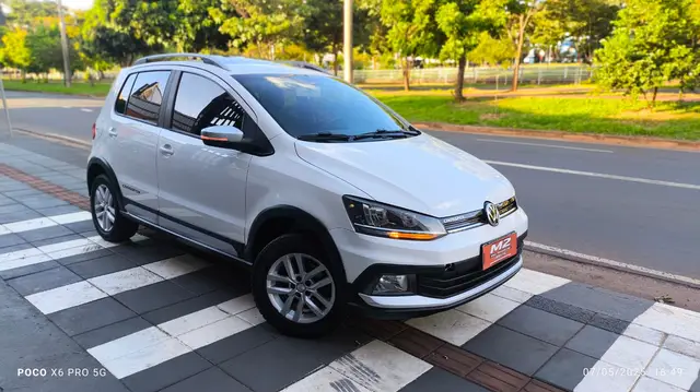 Carro Volkswagen CrossFox 2015 1.6 16v MSI (Flex)