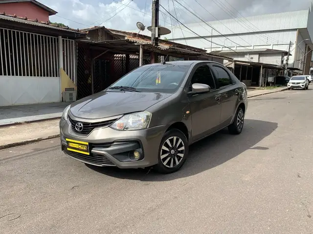 Carro Toyota Etios Sedan 2018 XS 1.5 (Flex)