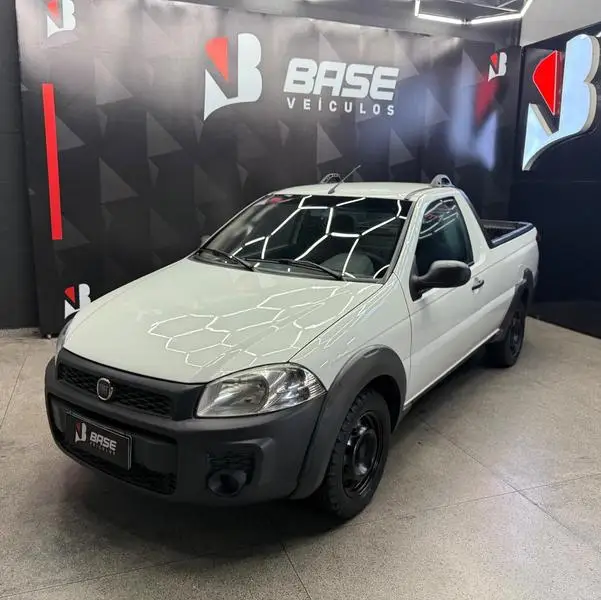 Carro Fiat Strada 2015 Working 1.4 (Flex)