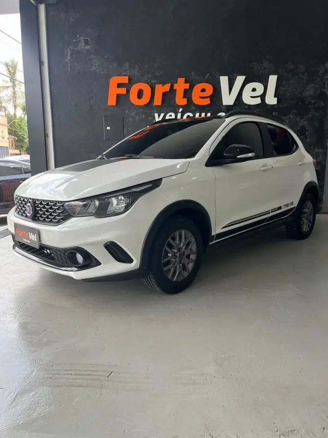 Carro Fiat Argo 2020 1.3 Trekking (Flex)