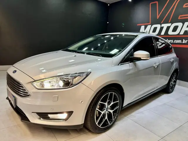 Carro Ford Focus Hatch 2018 Titanium Plus 2.0 PowerShift