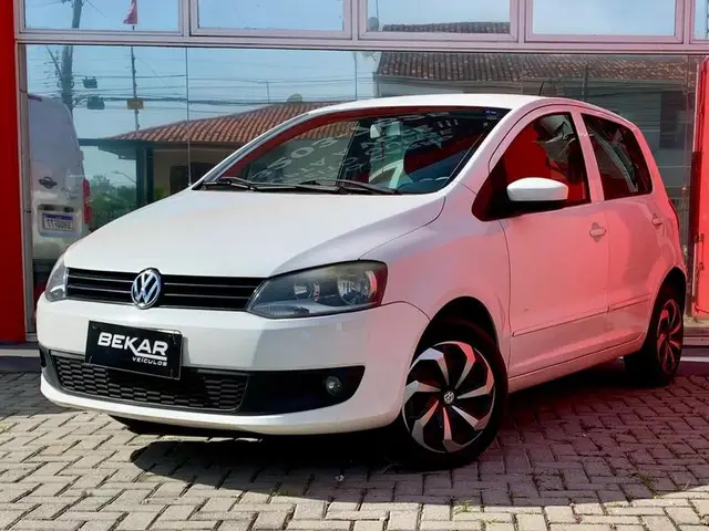 Carro Volkswagen Fox 2011 1.0 8V (Flex) 4p