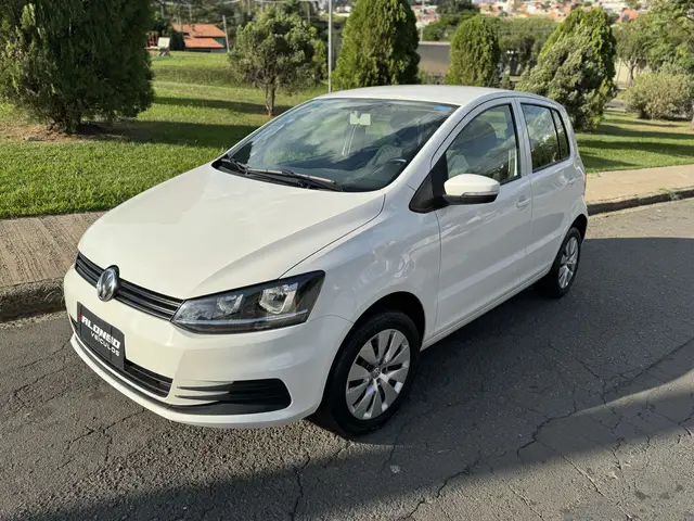Carro Volkswagen Fox 2015 Trendline 1.6 MSI (Flex)