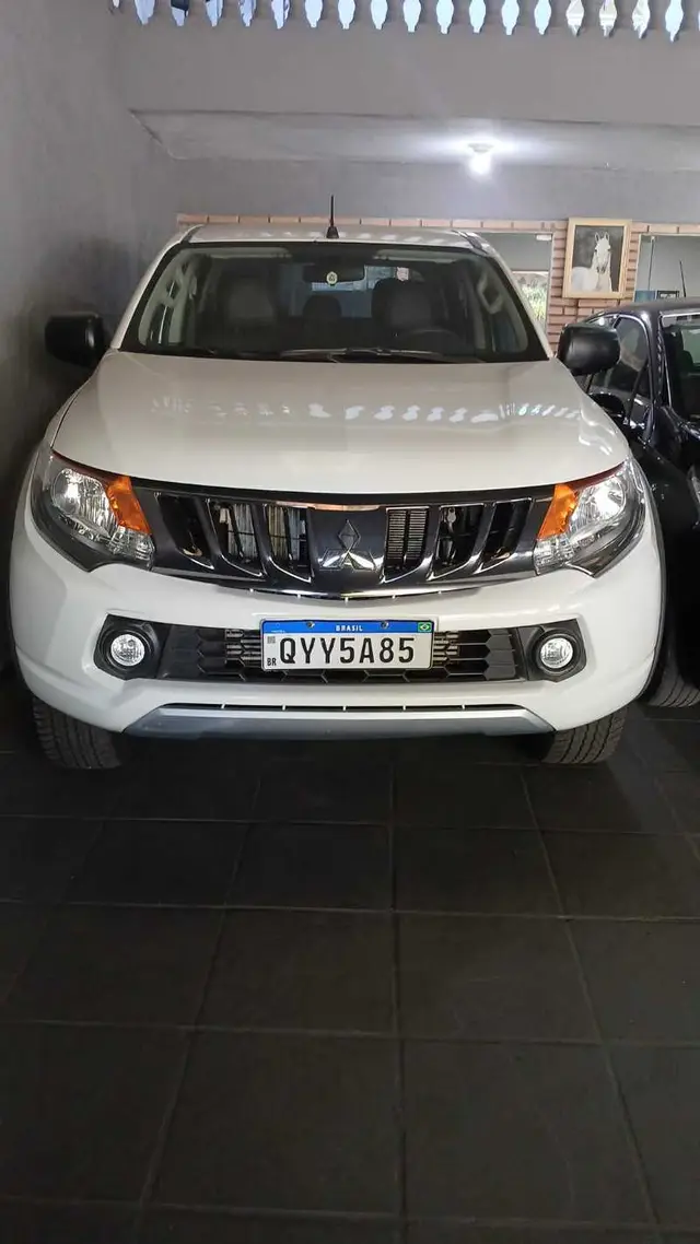 Carro Mitsubishi L200 Triton Outdoor 2022 GLS 2.4 Turbo AT 4X4