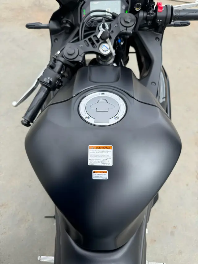 Carro Yamaha YZF R3 2025 ABS