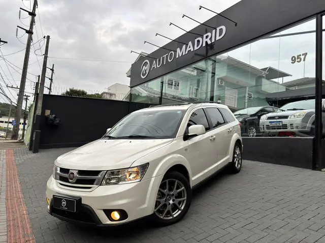 Carro Fiat Freemont 2015 2.4 16V Precision (Aut)