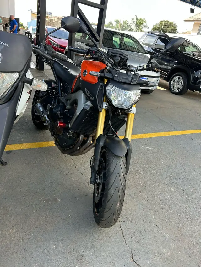Carro Yamaha MT-09  2016 ABS