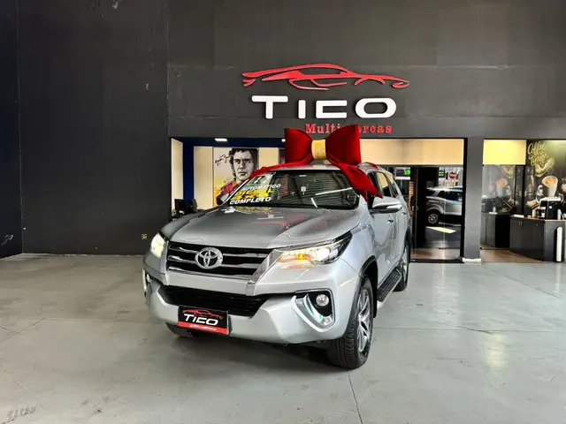 Carro Toyota Hilux Cabine Simples 2017 Hilux 2.8 TDI Chassi CS 4x4