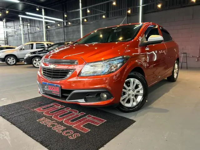 Carro Chevrolet Onix 2014 1.0 Loolapalooza SPE/4
