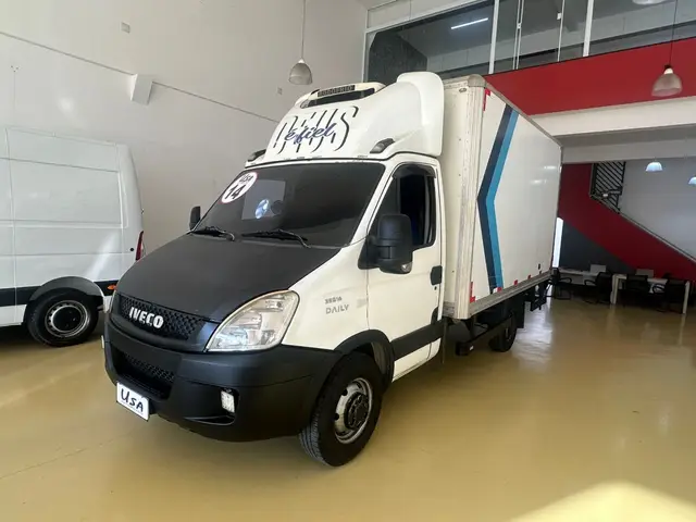 Carro Iveco Daily Chassi 2014 35S14 CS 3750
