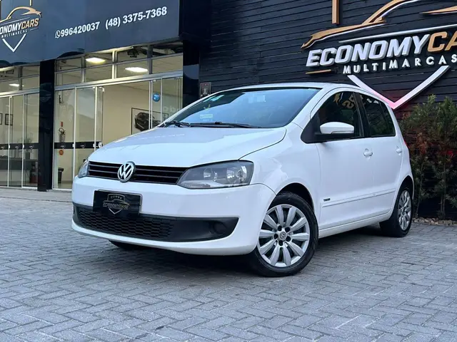 Carro Volkswagen Fox 2014 1.6 VHT Highline I-Motion (Aut) (Flex)