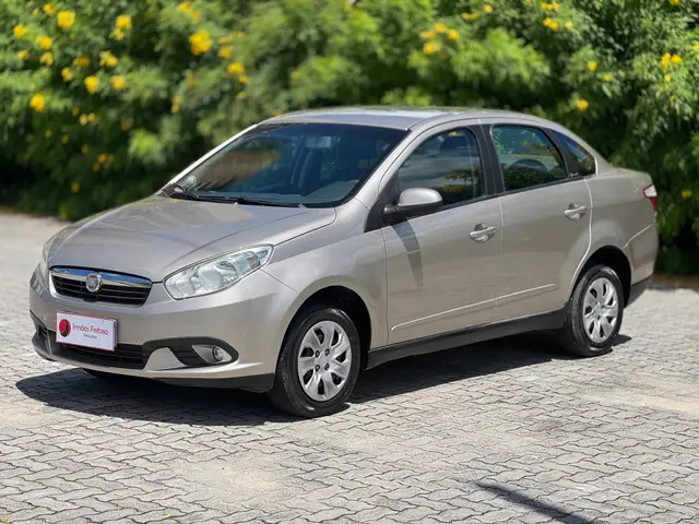 Carro Fiat Grand Siena 2013 Evo Attractive 1.4 8V (Flex)