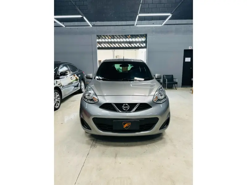 Nissan March 1.0 12V S (Flex)