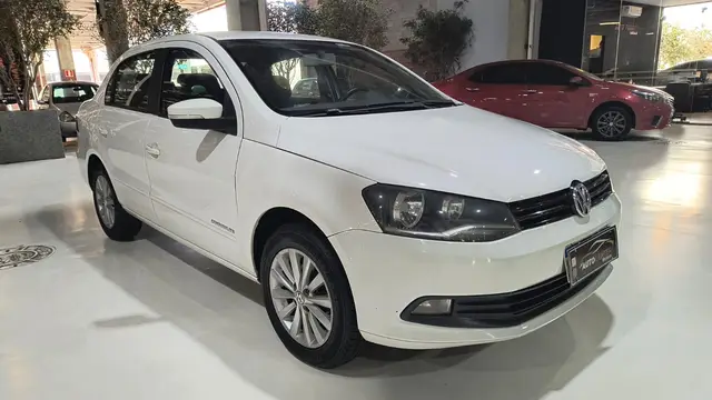 Carro Volkswagen Voyage 2015 1.0 TEC Comfortline (Flex)