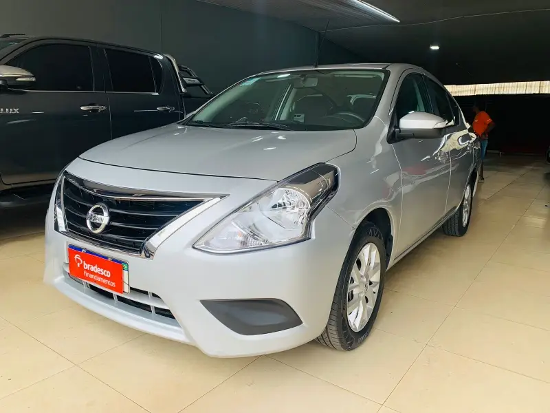 Nissan Versa 1.6 16V SV FlexStart CVT (Flex)