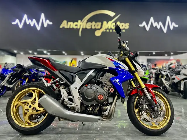 Carro Honda CB 1000R 2013 Standard