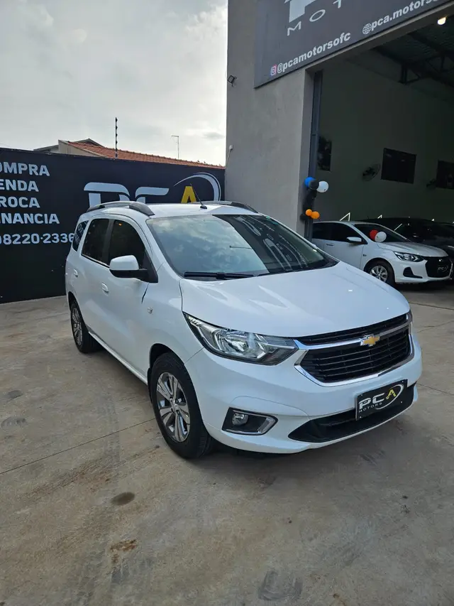 Carro Chevrolet Spin 2023 Premier 1.8 (Aut.)
