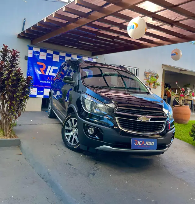 Carro Chevrolet Spin 2017 Activ 1.8 (Flex) (Aut)