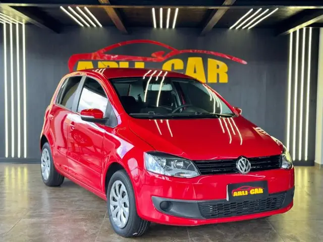 Carro Volkswagen Fox 2014 1.0 TEC (Flex) 2p