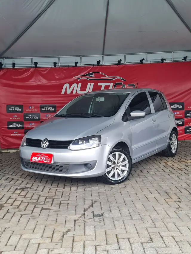 Carro Volkswagen Fox 2011 1.0 8V (Flex) 4p