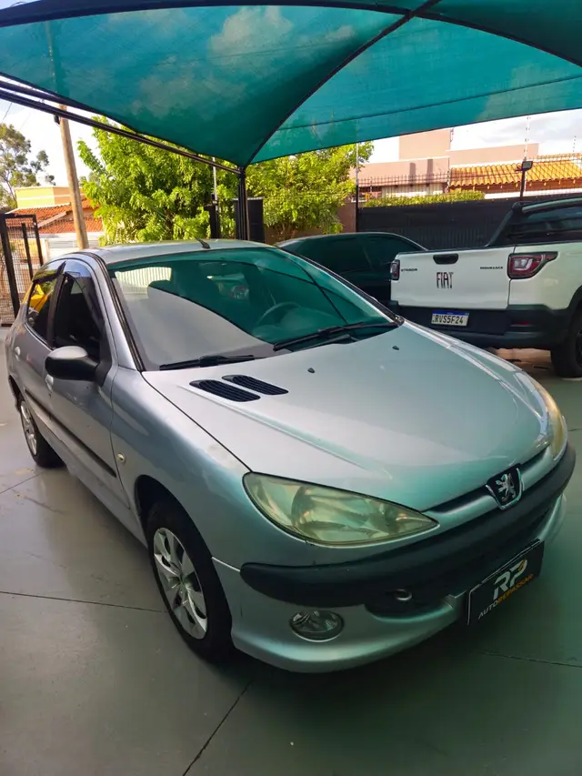 Carro Peugeot 206 2008 Hatch. Presence 1.4 8V (flex) 2p