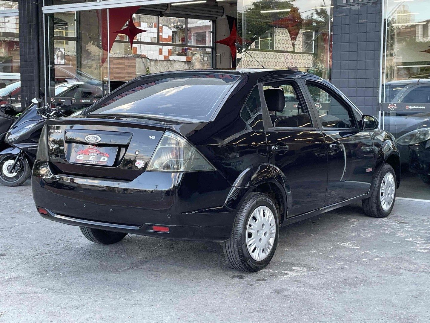 Ford Fiesta Sedan