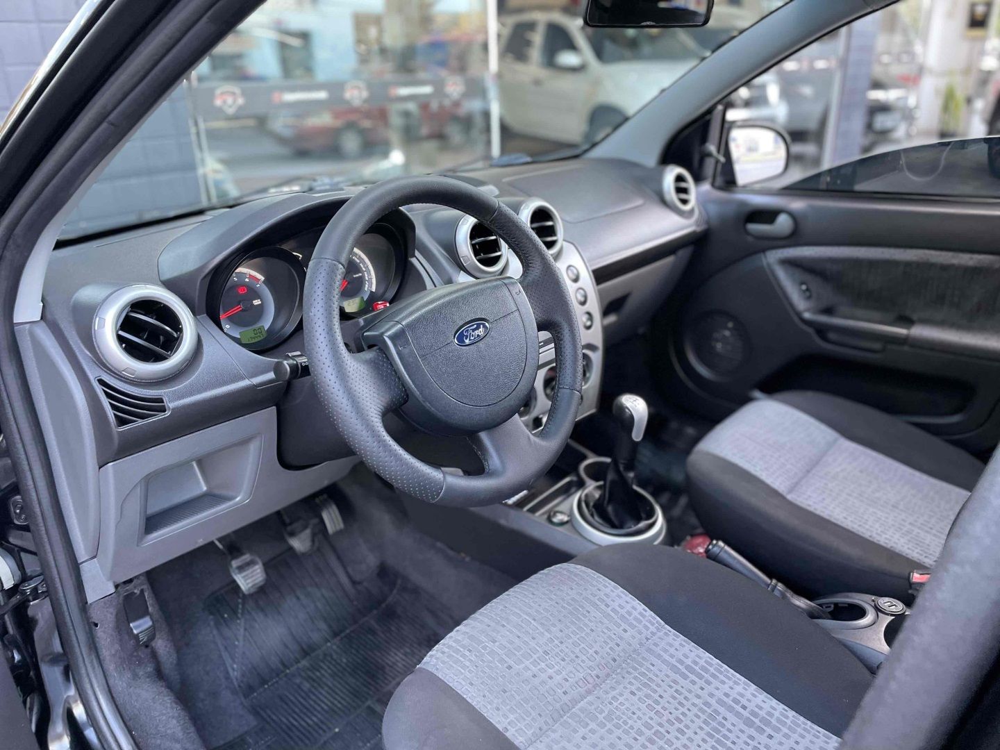 Ford Fiesta Sedan