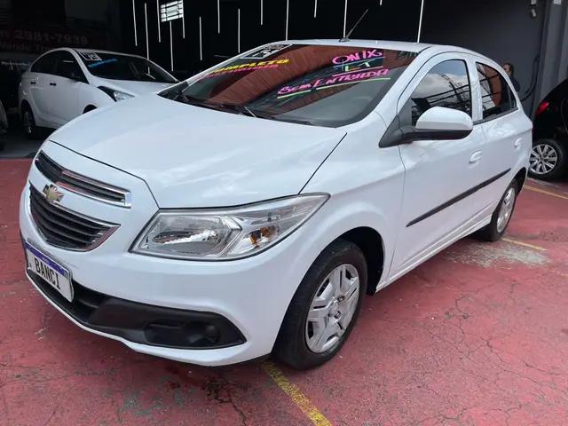 Carro Chevrolet Onix 2014 1.0 LT SPE/4