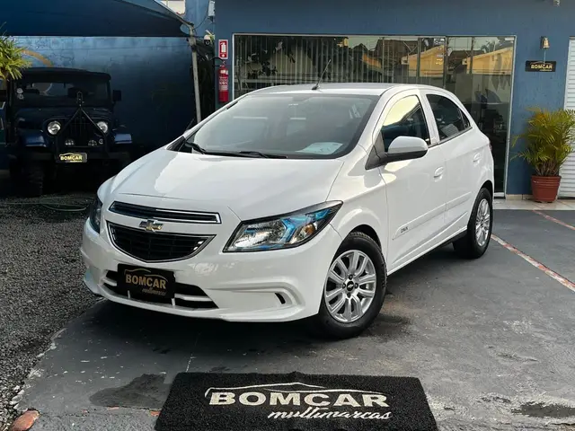 Carro Chevrolet Onix 2014 1.4 LT SPE/4 (Aut)
