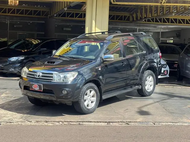 Carro Toyota Hilux SW4 2010 SRV 4x4 3.0 Turbo
