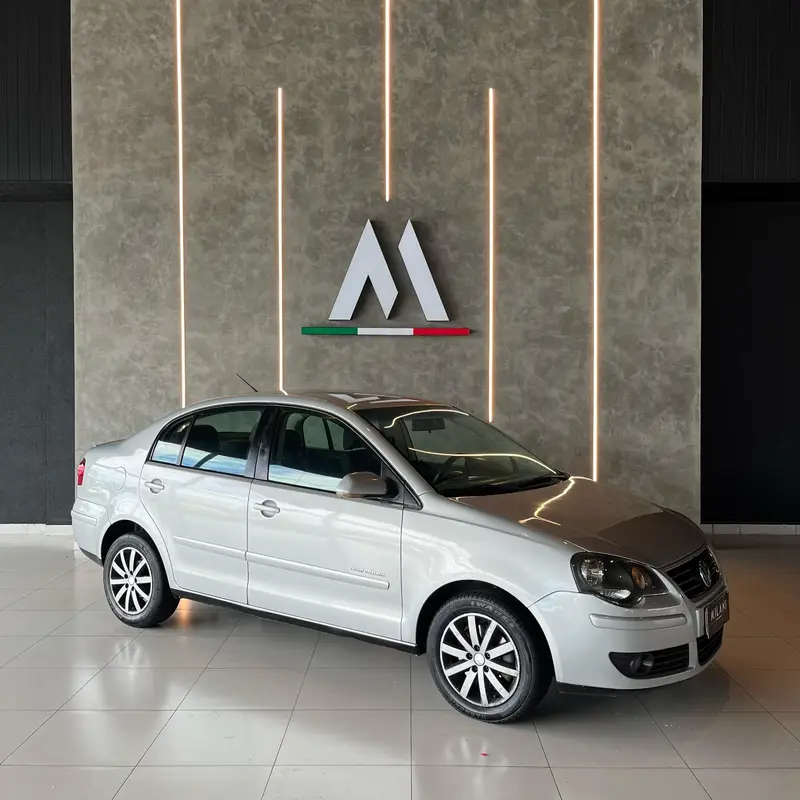 Volkswagen Polo Sedan Comfortline 2.0 (Flex)