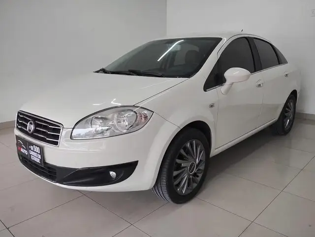 Carro Fiat Linea 2016 Absolute 1.8 16V Dualogic (Flex)
