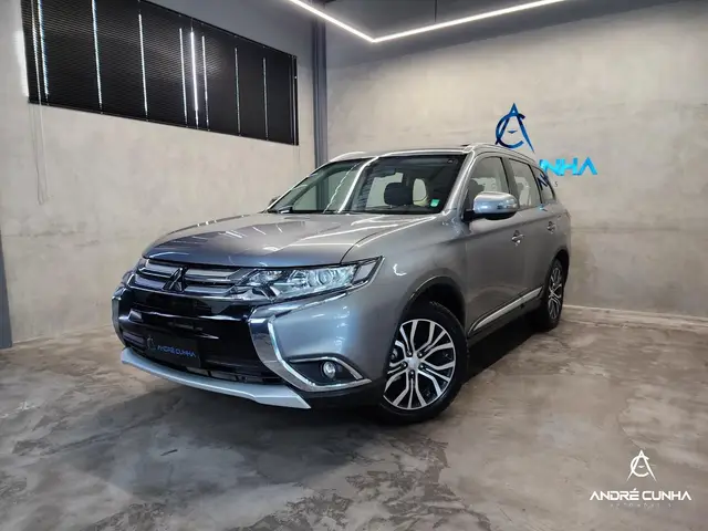 Carro Mitsubishi Outlander 2018 Comfort 2.0 16V (Aut)