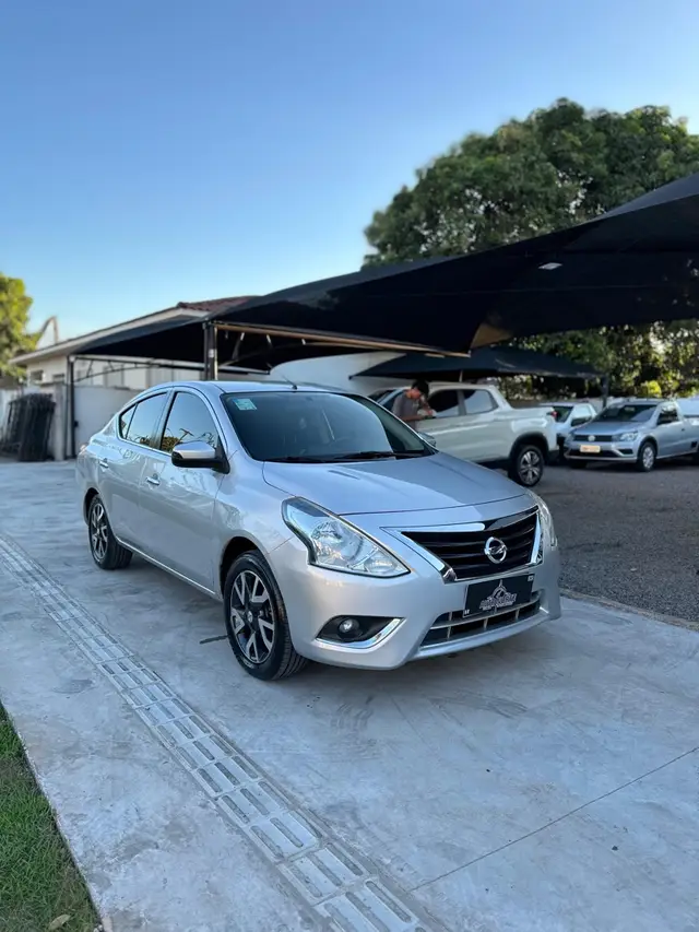 Carro Nissan Versa 2017 1.6 16V SV FlexStart CVT (Flex)